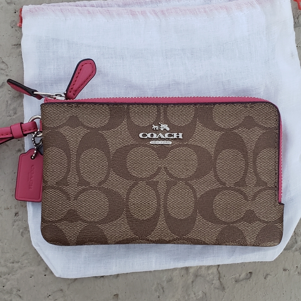 Coach like new authentic signature wallet